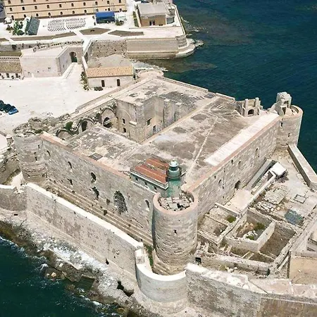 Daire Modern In Siracusa, 150 Sqm With Balcony