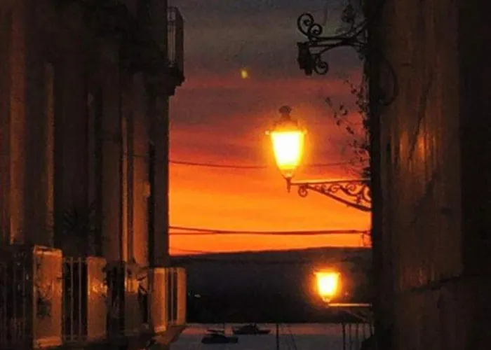 Modern In Siracusa, 150 Sqm With Balcony